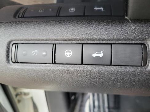 Used 2022 Nissan Pathfinder SV w/ SV Premium Package AWD/4WD image 22