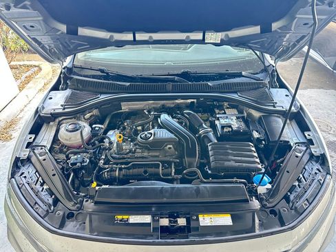 Used 2025 Volkswagen Jetta SE image 32