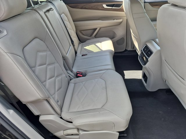 Used 2025 Volkswagen Atlas SE FWD image 27