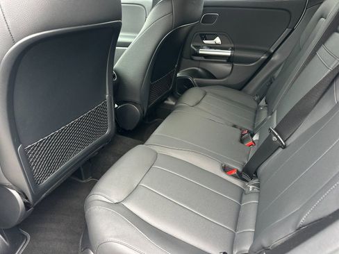 Used 2025 Mercedes-Benz GLA 250 4MATIC image 12