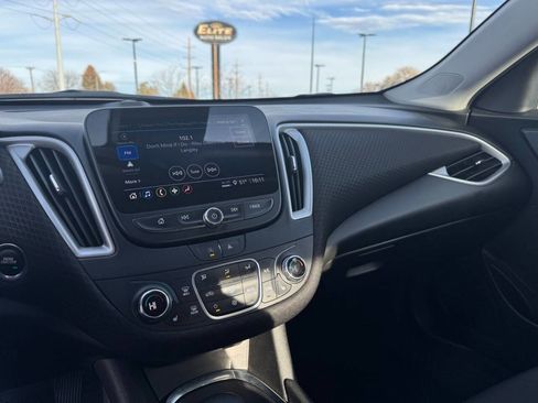 Used 2024 Chevrolet Malibu LT image 20