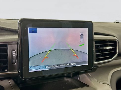 Used 2022 Ford Explorer XLT w/ Equipment Group 202A image 10