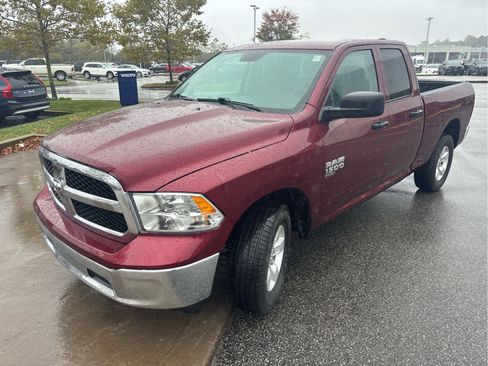 Used 2024 RAM 1500 Classic SLT image 4