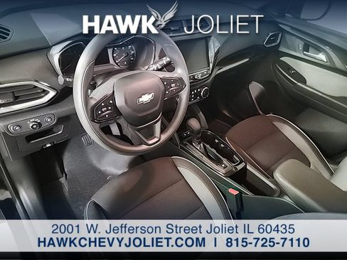 Used 2023 Chevrolet TrailBlazer LT w/ Convenience Package FWD image 11