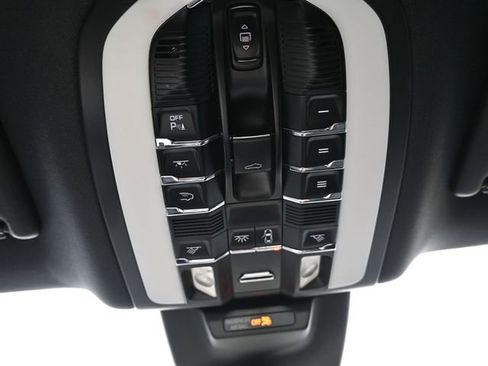 Used 2017 Porsche Macan GTS w/ Premium Package Plus image 47