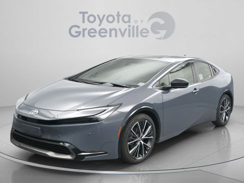 Used 2024 Toyota Prius XLE FWD image 24