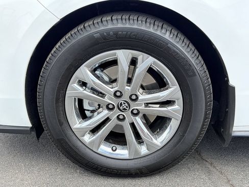 Used 2022 Toyota Sienna XSE w/ XSE Plus Package AWD/4WD image 9