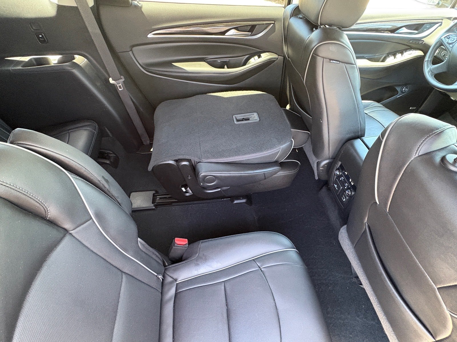 Used 2021 Buick Enclave Avenir AWD/4WD image 13