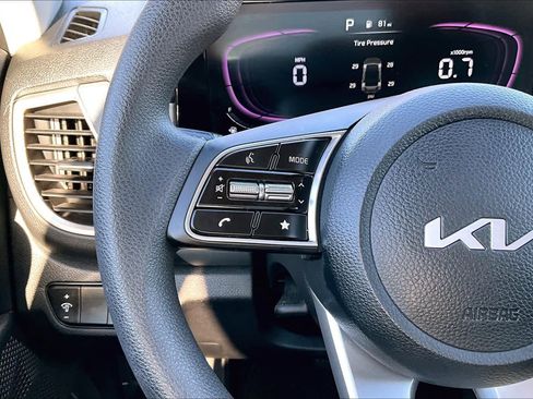 Used 2025 Kia Seltos LX image 19