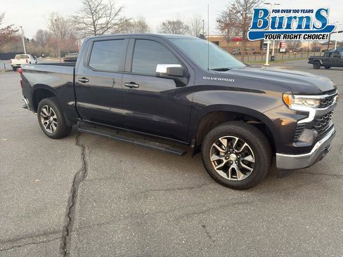 Used 2024 Chevrolet Silverado 1500 LT image 1