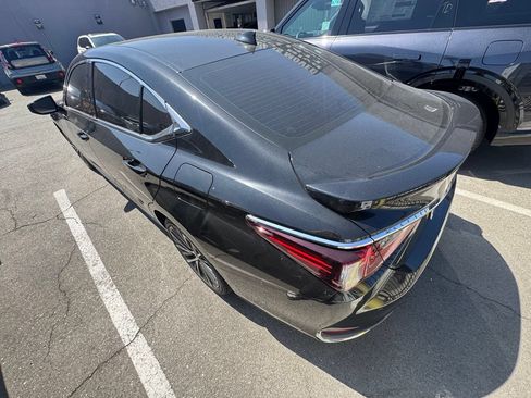 Used 2024 Lexus ES 300h w/ Premium Package FWD image 3