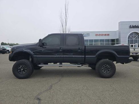 Used 2005 Ford F250 XL AWD/4WD image 2