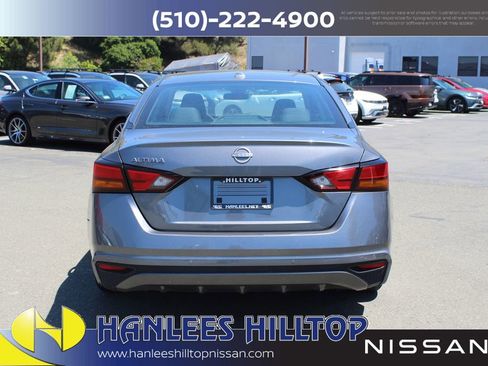 Used 2025 Nissan Altima 2.5 SV FWD image 8