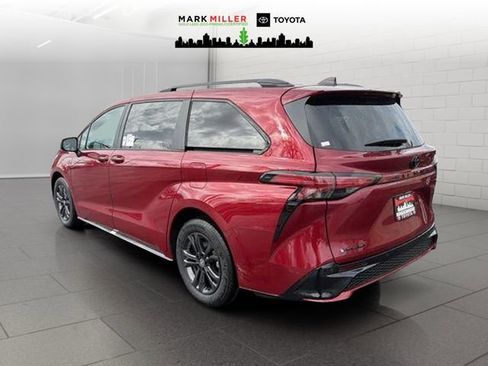 New 2026 Toyota Sienna XSE image 3