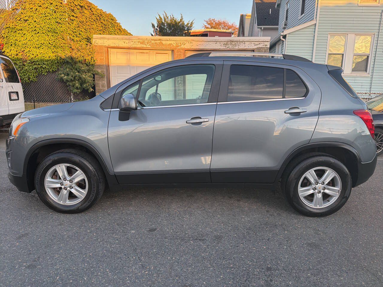 Used 2015 Chevrolet Trax LT w/ LT Plus Package AWD/4WD image 6