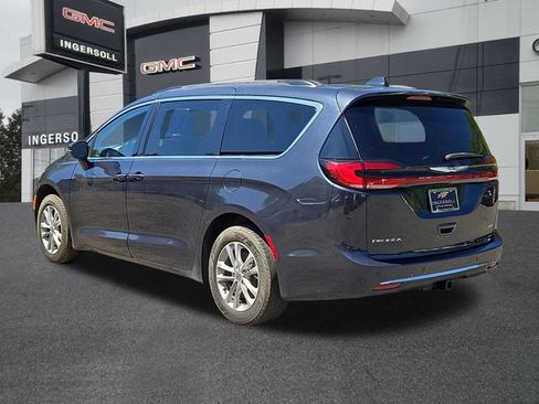 Used 2021 Chrysler Pacifica Touring AWD/4WD image 24