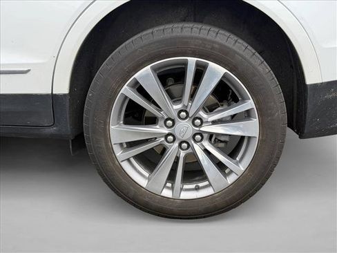 Used 2024 Cadillac XT5 Premium Luxury w/ Technology Package AWD/4WD image 9