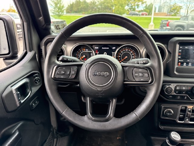 Used 2023 Jeep Gladiator Sport AWD/4WD image 22