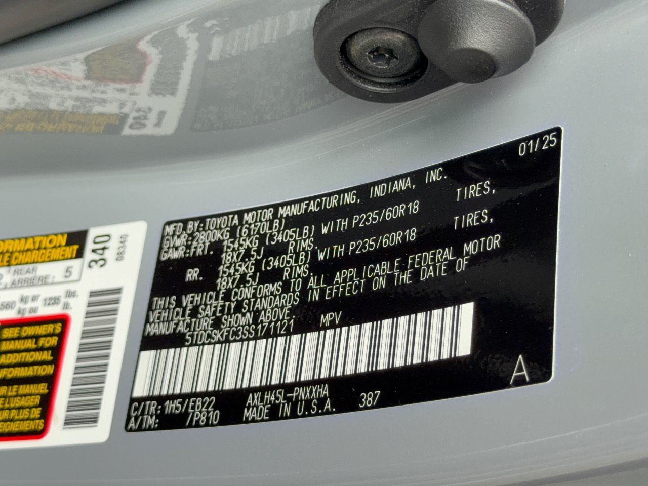 Used 2025 Toyota Sienna XLE Woodland Edition AWD/4WD image 31