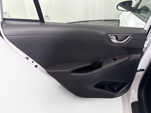 Used 2020 Hyundai Ioniq SE image 24