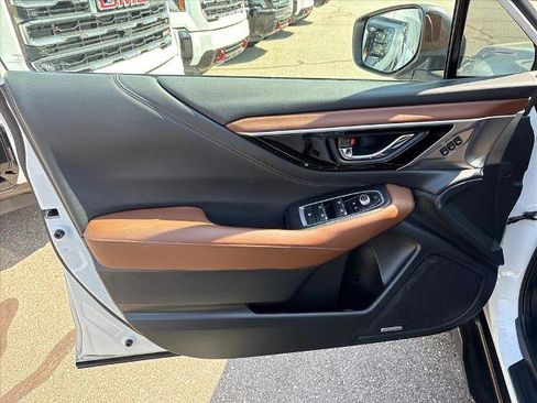 Used 2022 Subaru Outback Touring w/ Popular Package #2 image 20