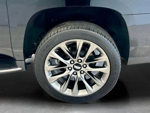 Used 2020 Cadillac Escalade ESV Luxury w/ Escalade Sport Edition RWD image 37