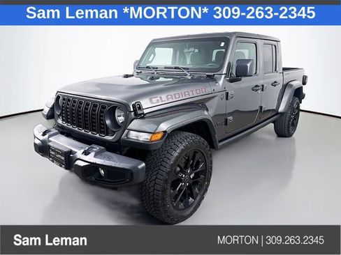 Used 2024 Jeep Gladiator Sport image 3