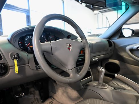 Used 2003 Porsche 911 Carrera RWD image 34