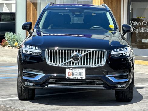Certified 2025 Volvo XC90 B6 Plus image 9