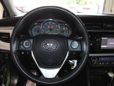 Used 2016 Toyota Corolla LE FWD image 10