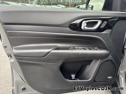 Used 2022 Jeep Compass Trailhawk w/ Trailhawk Elite Group image 11