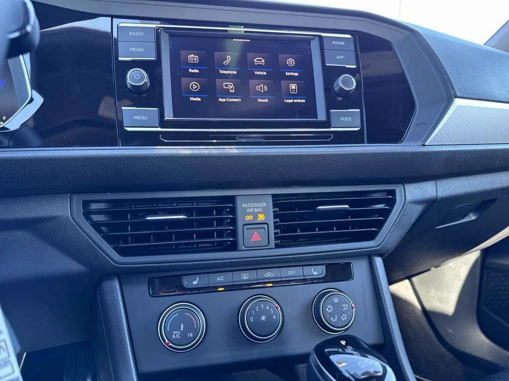 Certified 2024 Volkswagen Jetta Sport FWD image 21