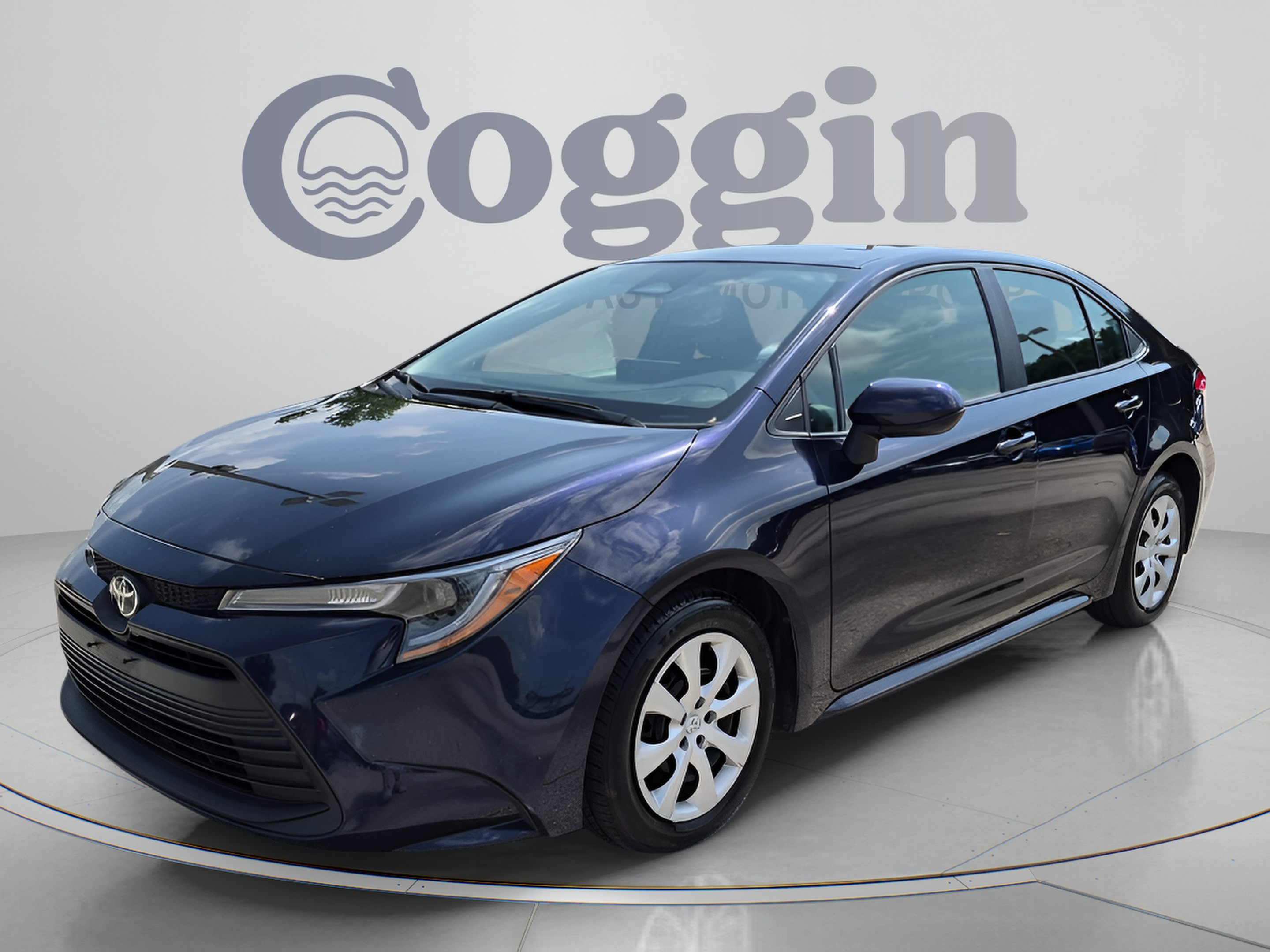 Used 2025 Toyota Corolla LE FWD image 1