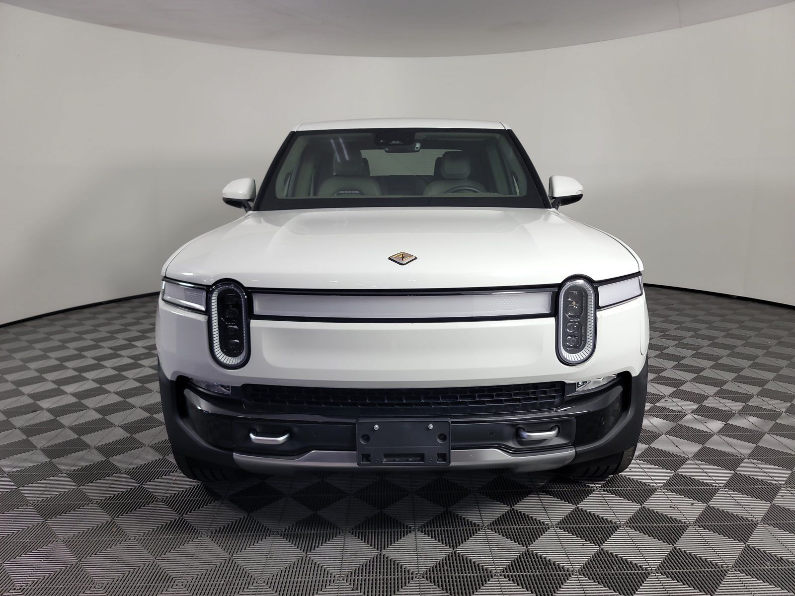 Used 2024 Rivian R1T Adventure Dual AWD/4WD image 8
