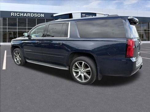 Used 2017 Chevrolet Suburban Premier AWD/4WD image 14