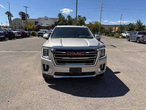Used 2023 GMC Yukon XL SLT w/ SLT Luxury Package AWD/4WD image 2