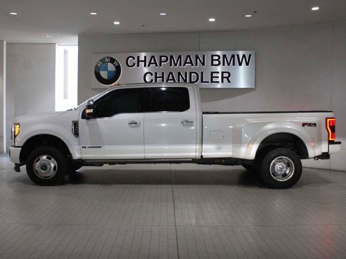 Used 2019 Ford F350 Platinum w/ Platinum Ultimate Package image 3