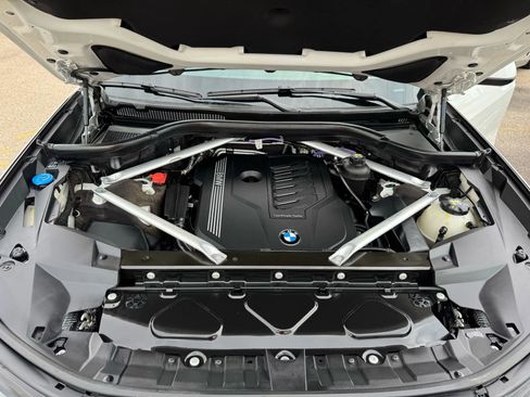 Used 2021 BMW X7 xDrive40i w/ Premium Package image 45