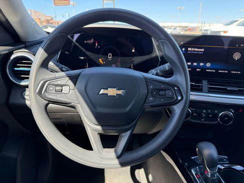 Certified 2024 Chevrolet Trax LT image 17