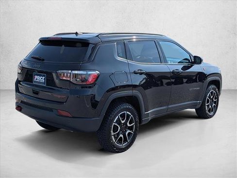 Used 2026 Jeep Compass Trailhawk AWD/4WD image 5