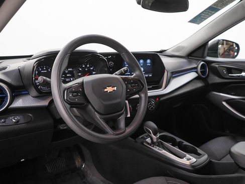 Used 2024 Chevrolet Trax LS FWD image 22