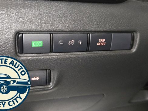 Used 2025 Nissan Sentra SV image 18