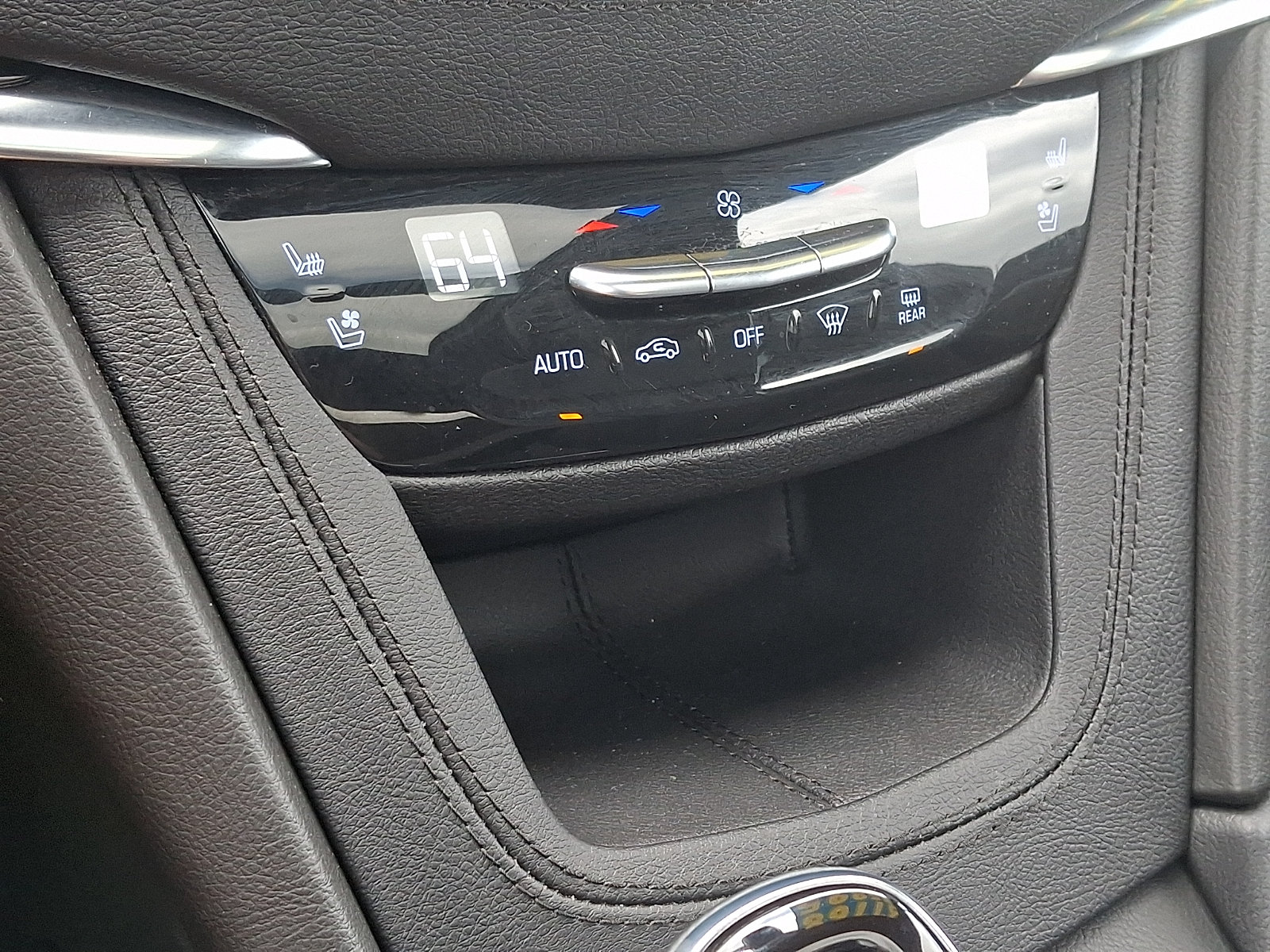 Used 2023 Cadillac XT5 Premium Luxury w/ LPO, Floor Liner Package AWD/4WD image 16
