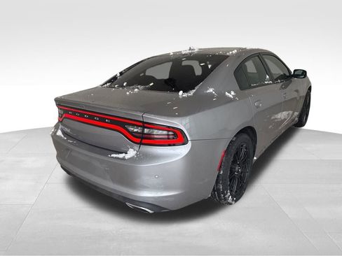 Used 2016 Dodge Charger SXT w/ Driver Confidence Group image 5