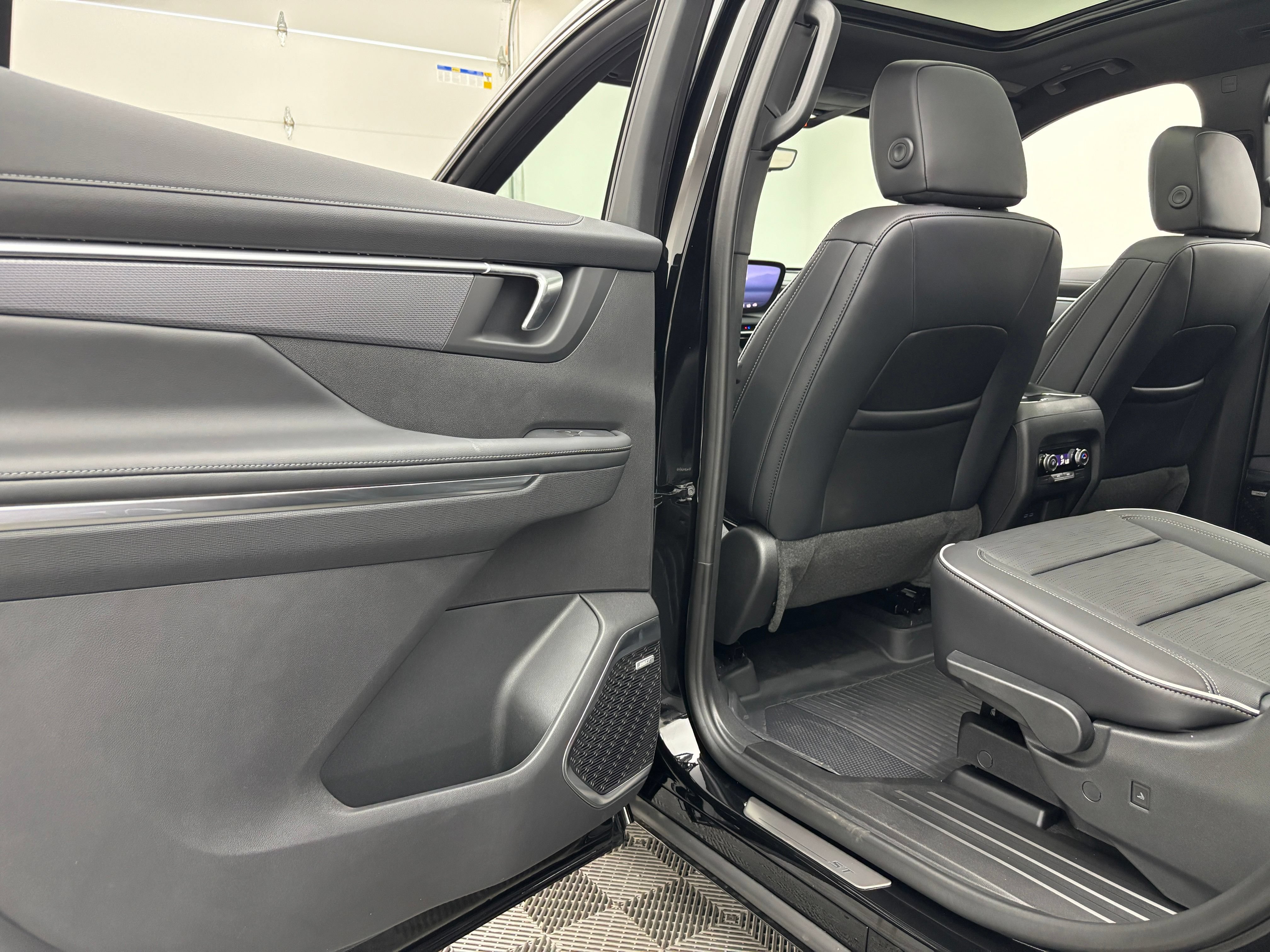 New 2026 Buick Enclave Sport Touring w/ Power Package FWD image 43