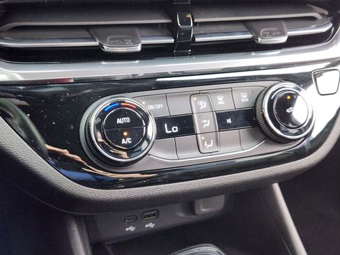 Used 2024 Buick Envista Sport Touring w/ Convenience II Package image 24