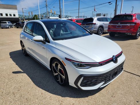 New 2025 Volkswagen GTI SE image 7