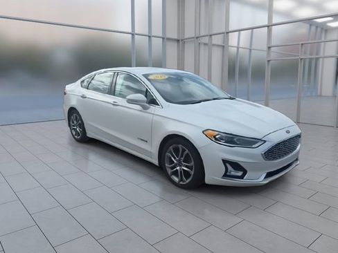 Used 2019 Ford Fusion Titanium FWD image 2