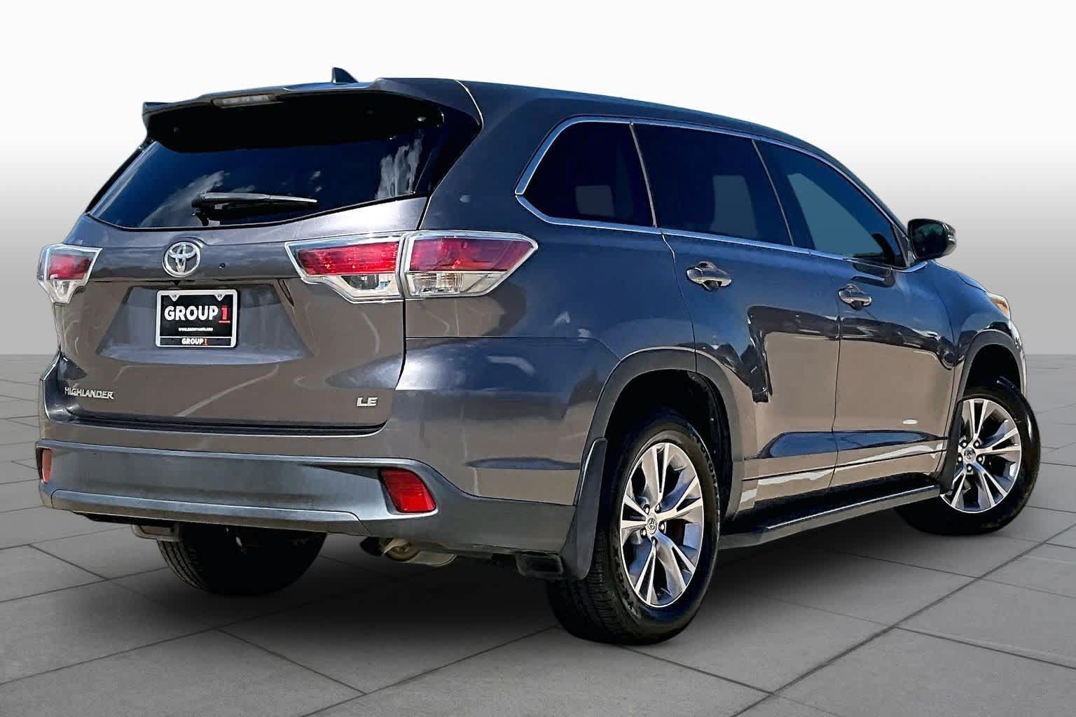Used 2015 Toyota Highlander Plus FWD image 13