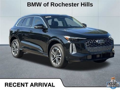 Used 2025 Audi Q5 Premium Plus w/ Premium Plus AWD/4WD image 1